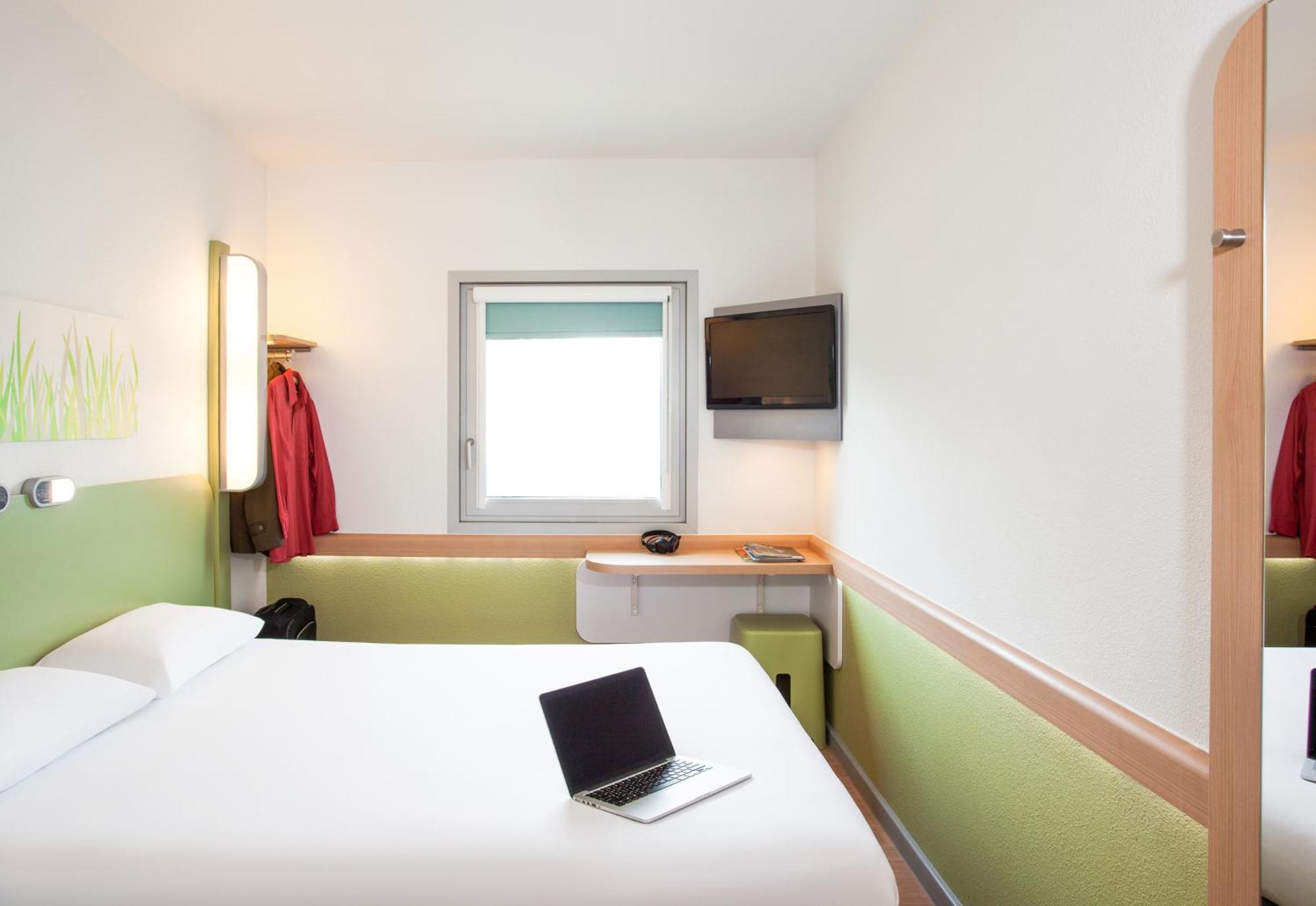 Ibis Budget Beaconsfield Esterno foto